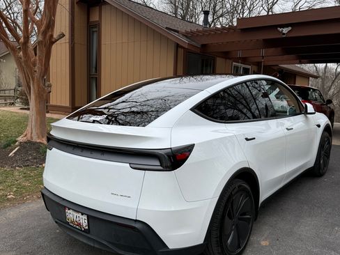 Used 2026 Tesla Model Y Long Range image 9