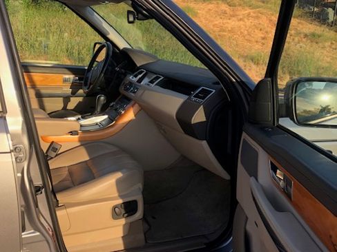 Used 2012 Land Rover Range Rover Sport HSE image 15