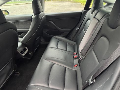 Used 2018 Tesla Model 3 Mid Range image 9