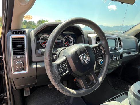 Used 2019 RAM 1500 Classic SLT AWD/4WD image 24