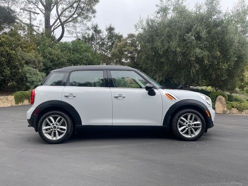 Used 2014 MINI Cooper Countryman image 9