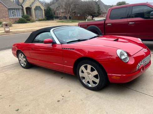 Used 2003 Ford Thunderbird image 2