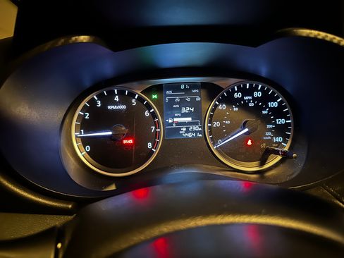 Used 2021 Nissan Versa S image 6