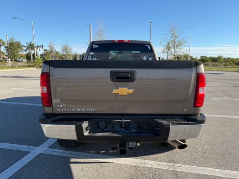Used 2012 Chevrolet Silverado 2500 W/T w/ Snow Plow Prep Package image 5
