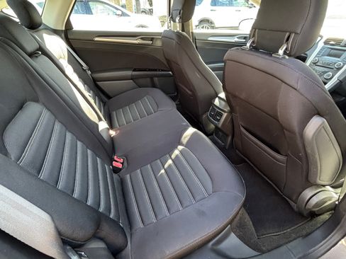 Used 2014 Ford Fusion SE image 15