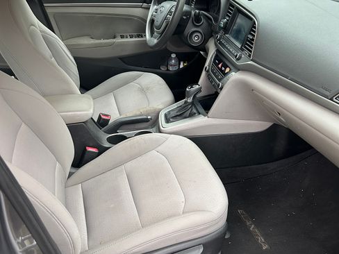 Used 2018 Hyundai Elantra SEL FWD image 13