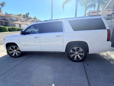 Used 2017 Chevrolet Suburban Premier RWD image 1