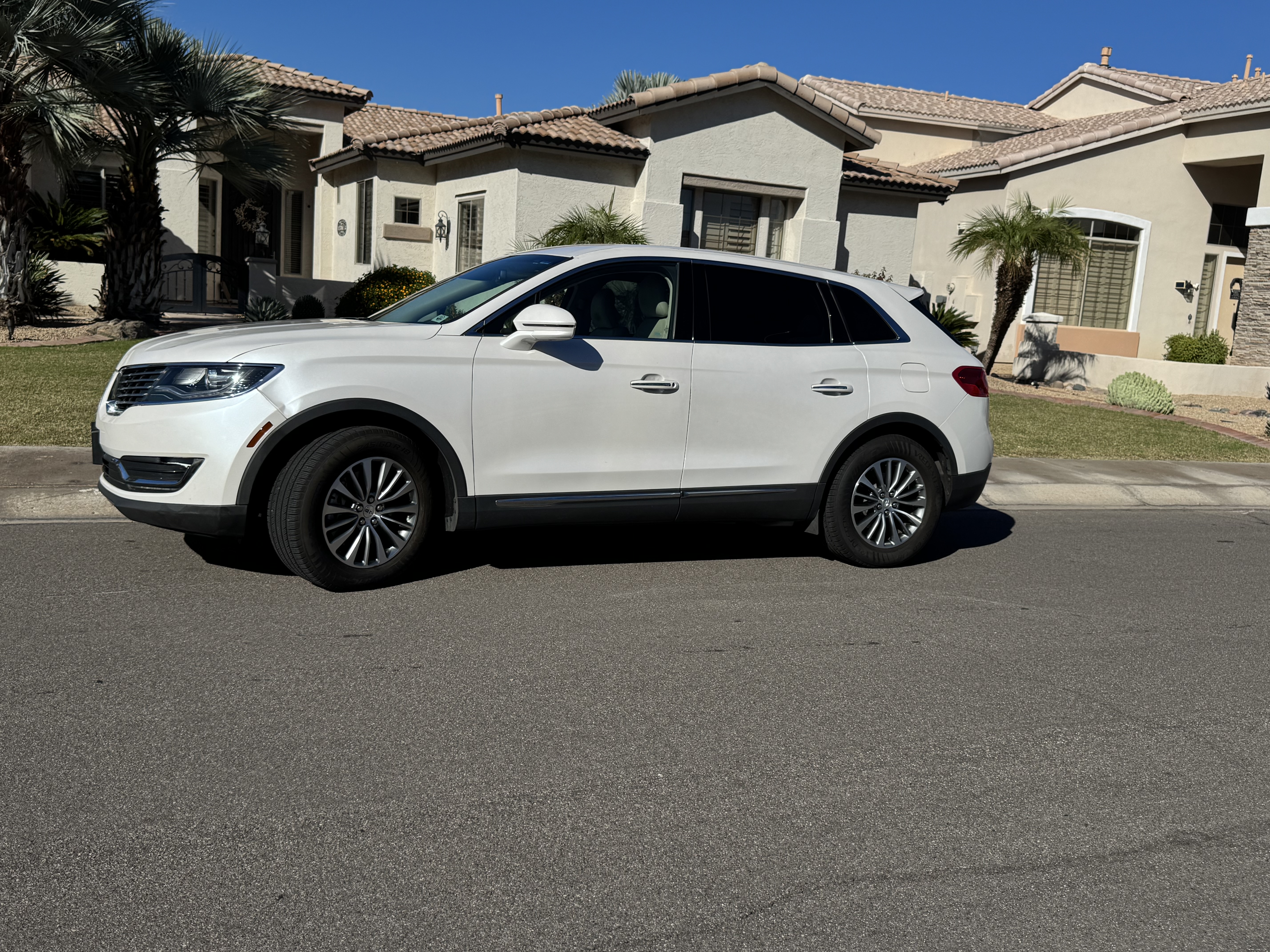 Used 2016 Lincoln MKX Select w/ Select Plus Package FWD image 15