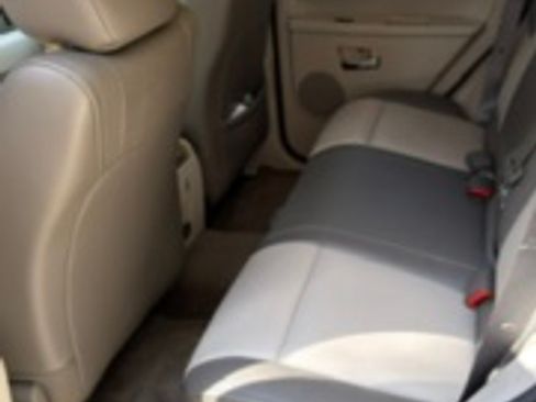 Used 2008 Jeep Grand Cherokee Limited w/ Quadra-Drive II 4X4 Group image 5