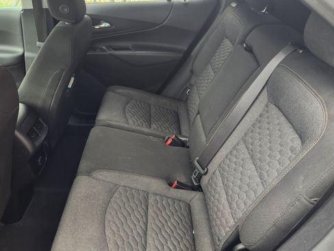 Used 2018 Chevrolet Equinox LT image 16