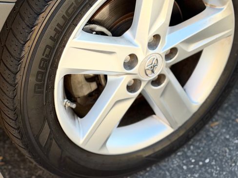 Used 2012 Toyota Camry SE image 6