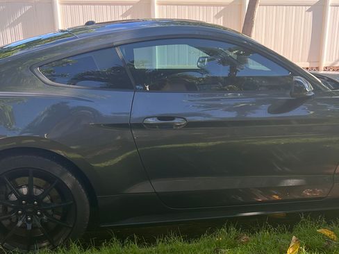 Used 2018 Ford Mustang Shelby GT350 w/ Electronics Package image 13