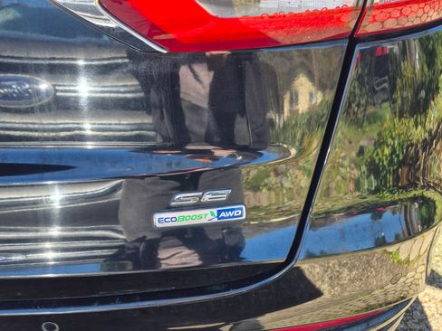 Used 2019 Ford Fusion SE AWD/4WD image 5