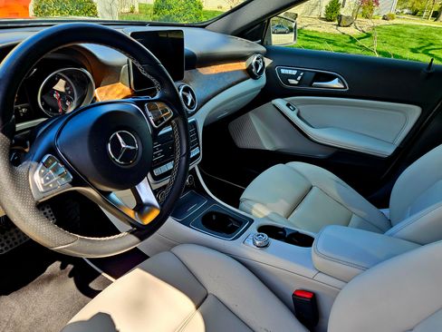 Used 2018 Mercedes-Benz GLA 250 4MATIC image 15