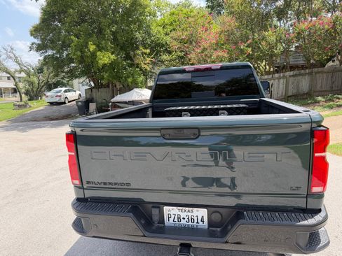 Used 2025 Chevrolet Silverado 2500 LT w/ Trail Boss Package AWD/4WD image 4