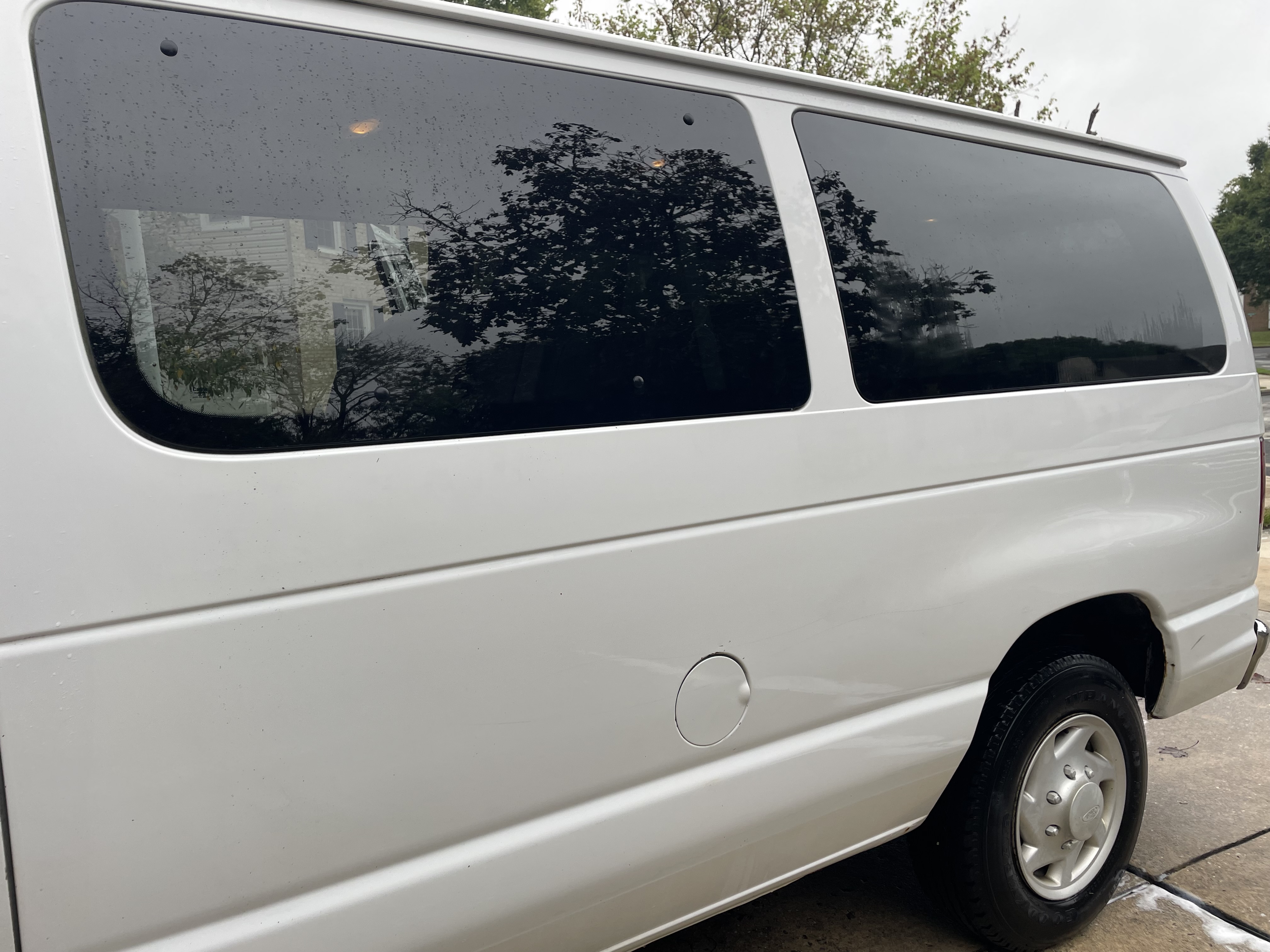 Used 2008 Ford E-150 and Econoline 150 Wagon RWD image 10