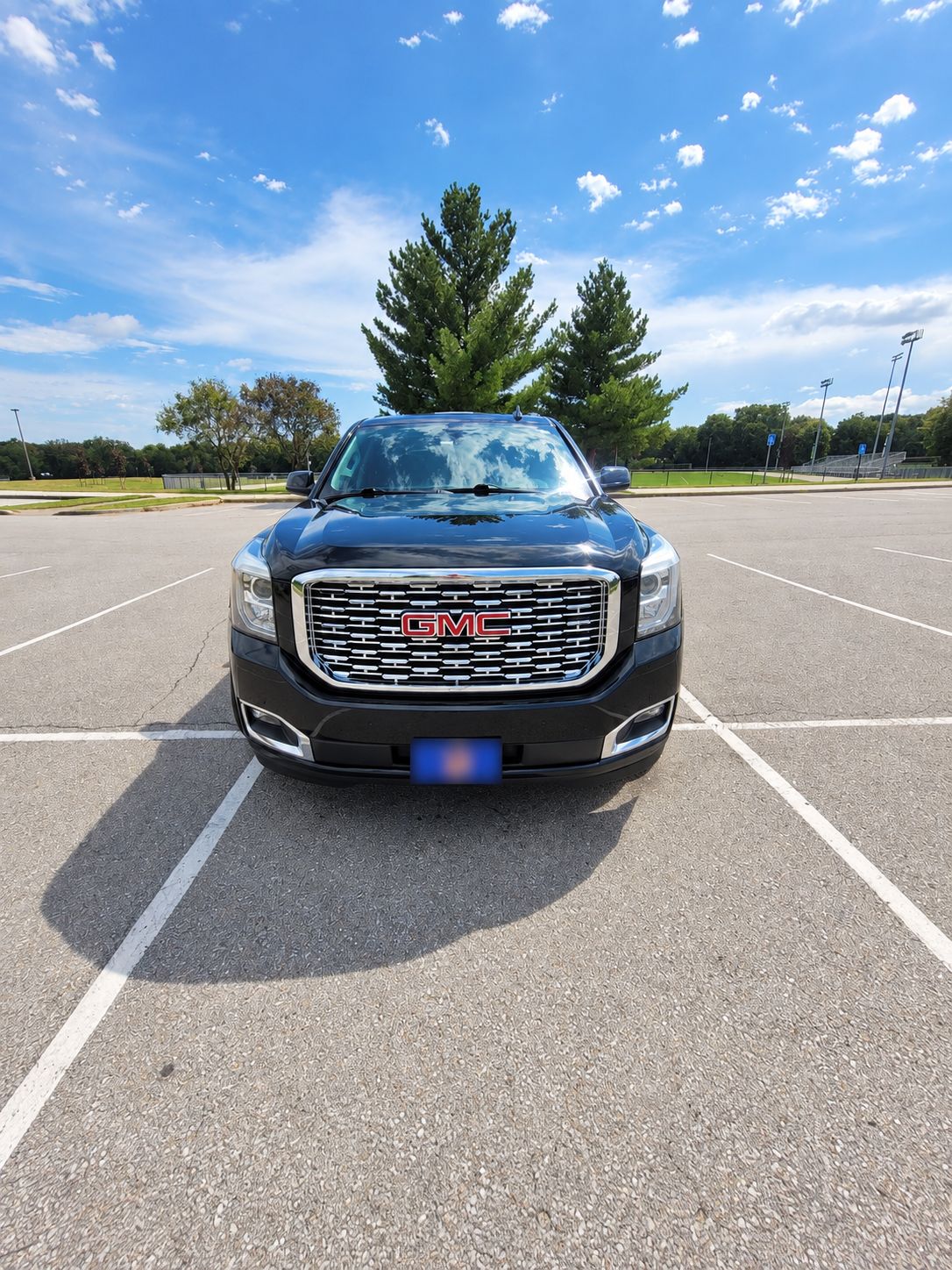 Used 2020 GMC Yukon XL Denali AWD/4WD image 2