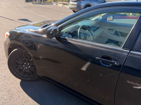 Used 2011 Toyota Camry LE image 4