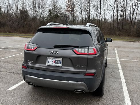 Used 2019 Jeep Cherokee Limited image 5