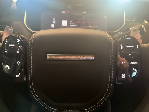 Used 2018 Land Rover Range Rover Sport SVR image 30