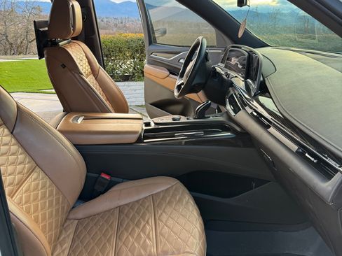 Used 2022 Cadillac Escalade Sport image 10