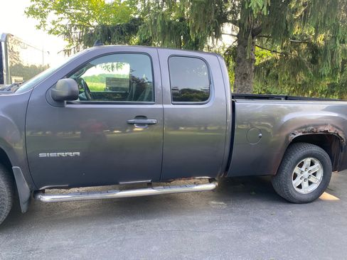 Used 2011 GMC Sierra 1500 SLE w/ Power Tech Package image 2