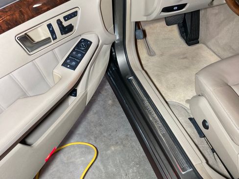 Used 2013 Mercedes-Benz E 350 E 350 Sedan 4D image 17