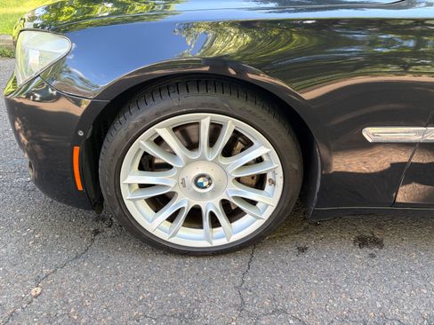 Used 2011 BMW 750i RWD image 14