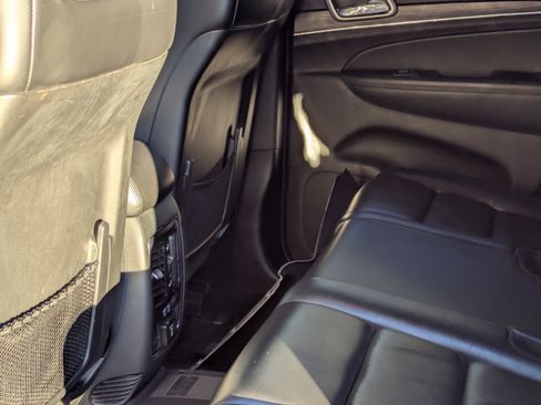 Used 2019 Jeep Grand Cherokee Limited image 4