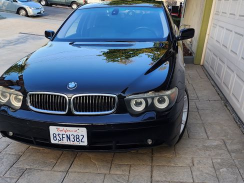 Used 2005 BMW 745i image 8