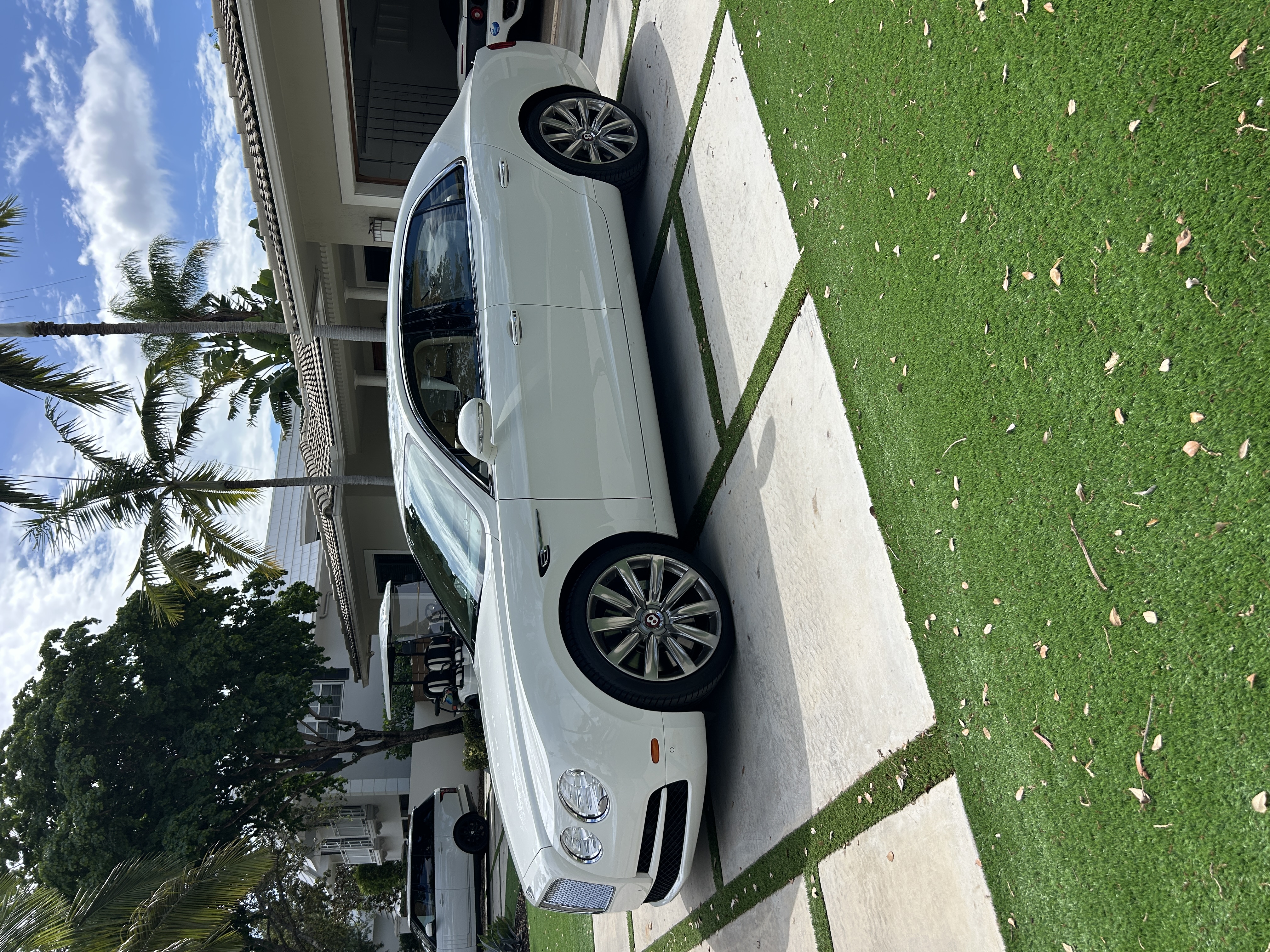 Used 2016 Bentley Flying Spur V8 AWD/4WD image 2