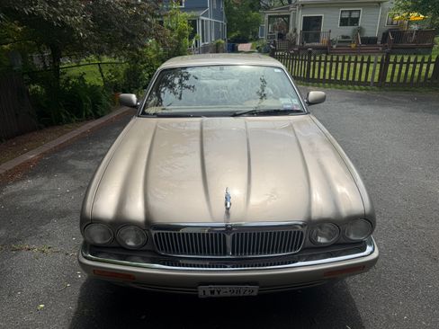Used 1995 Jaguar XJ6 RWD image 15