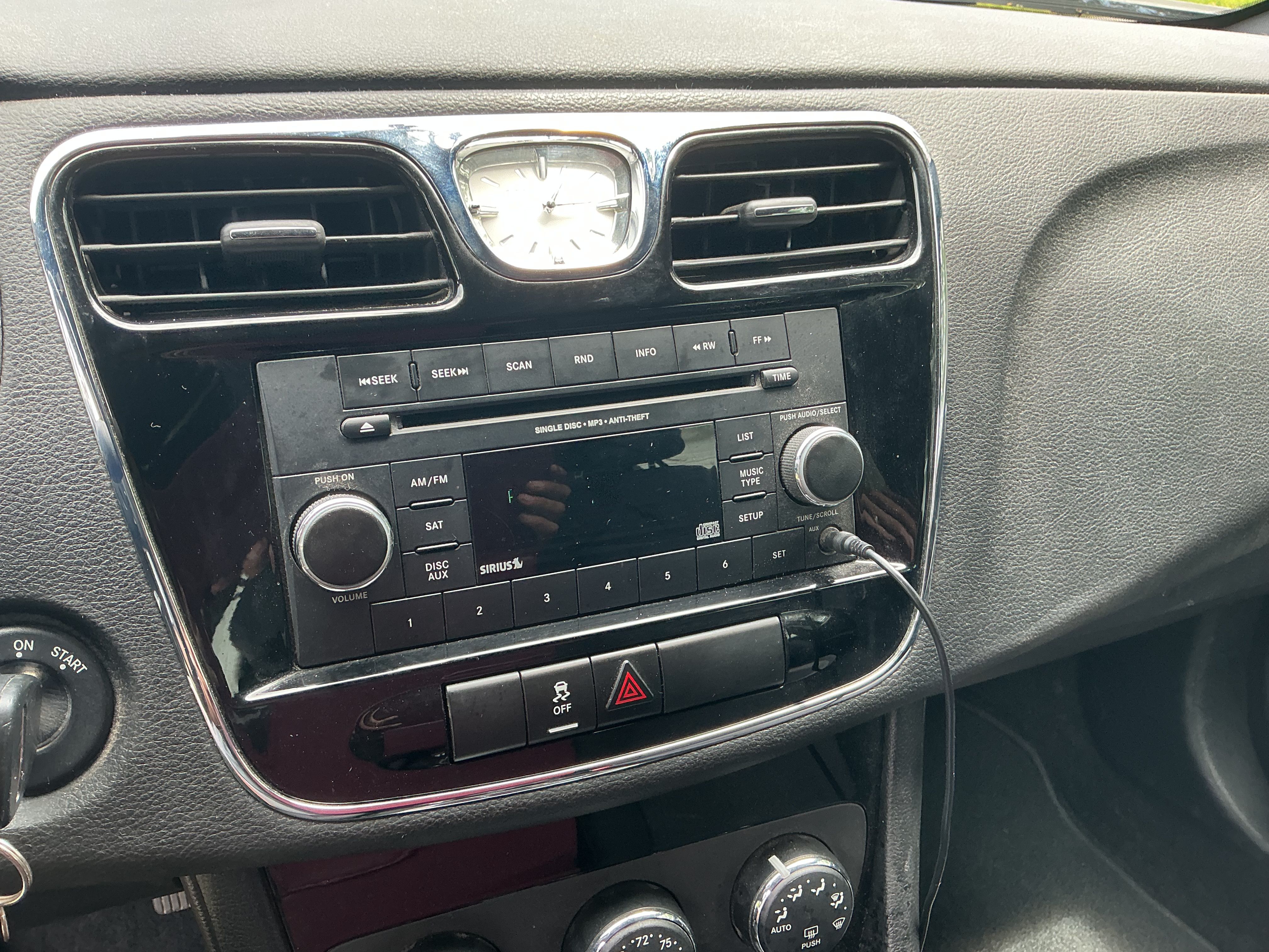 Used 2013 Chrysler 200 Touring FWD image 8