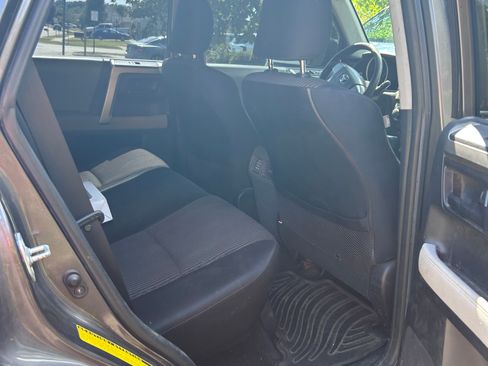 Used 2010 Toyota 4Runner SR5 AWD/4WD image 10