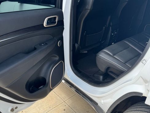 Used 2014 Jeep Grand Cherokee Summit AWD/4WD image 13