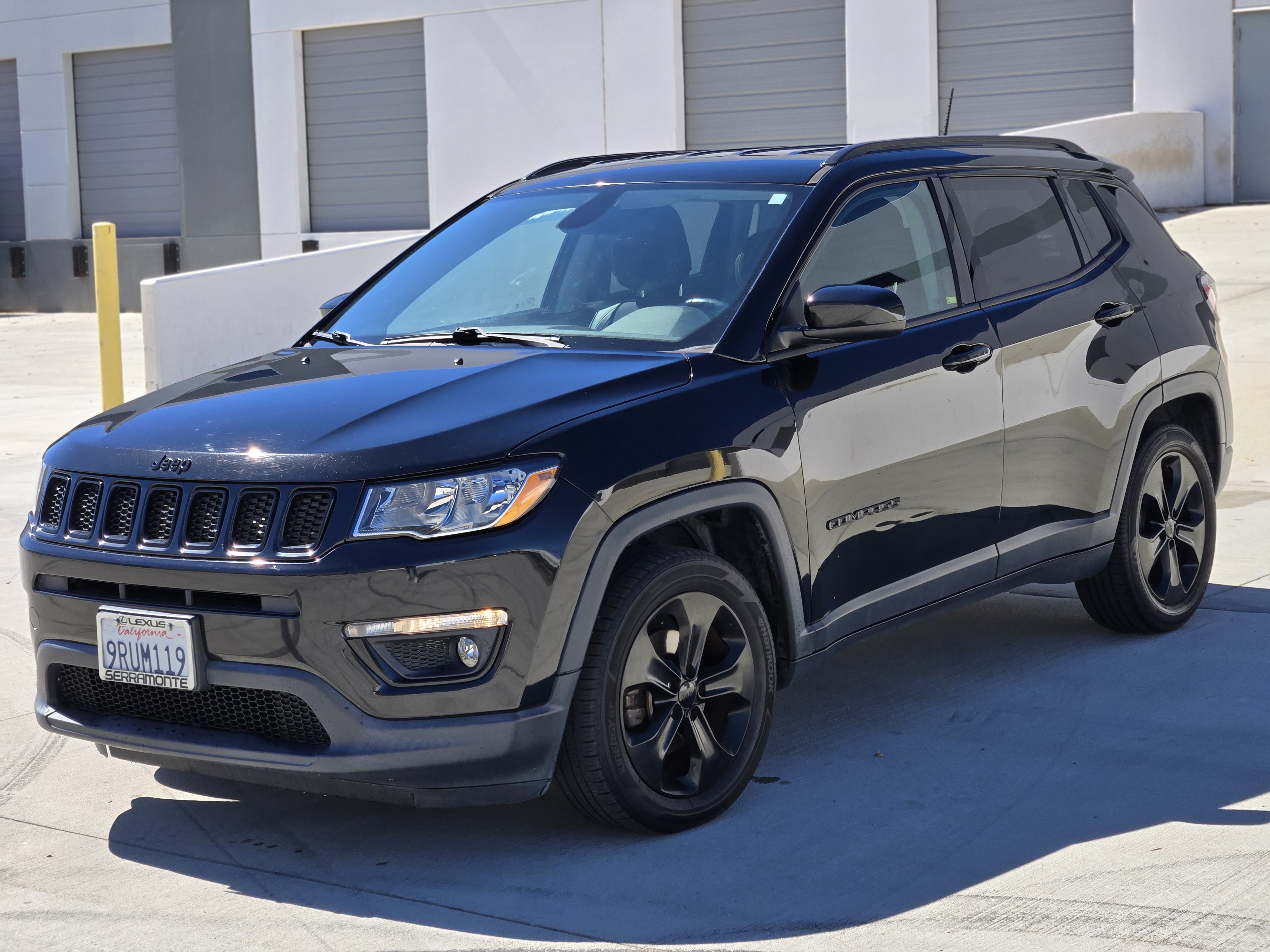 Used 2018 Jeep Compass Latitude w/ Popular Equipment Group FWD image 1