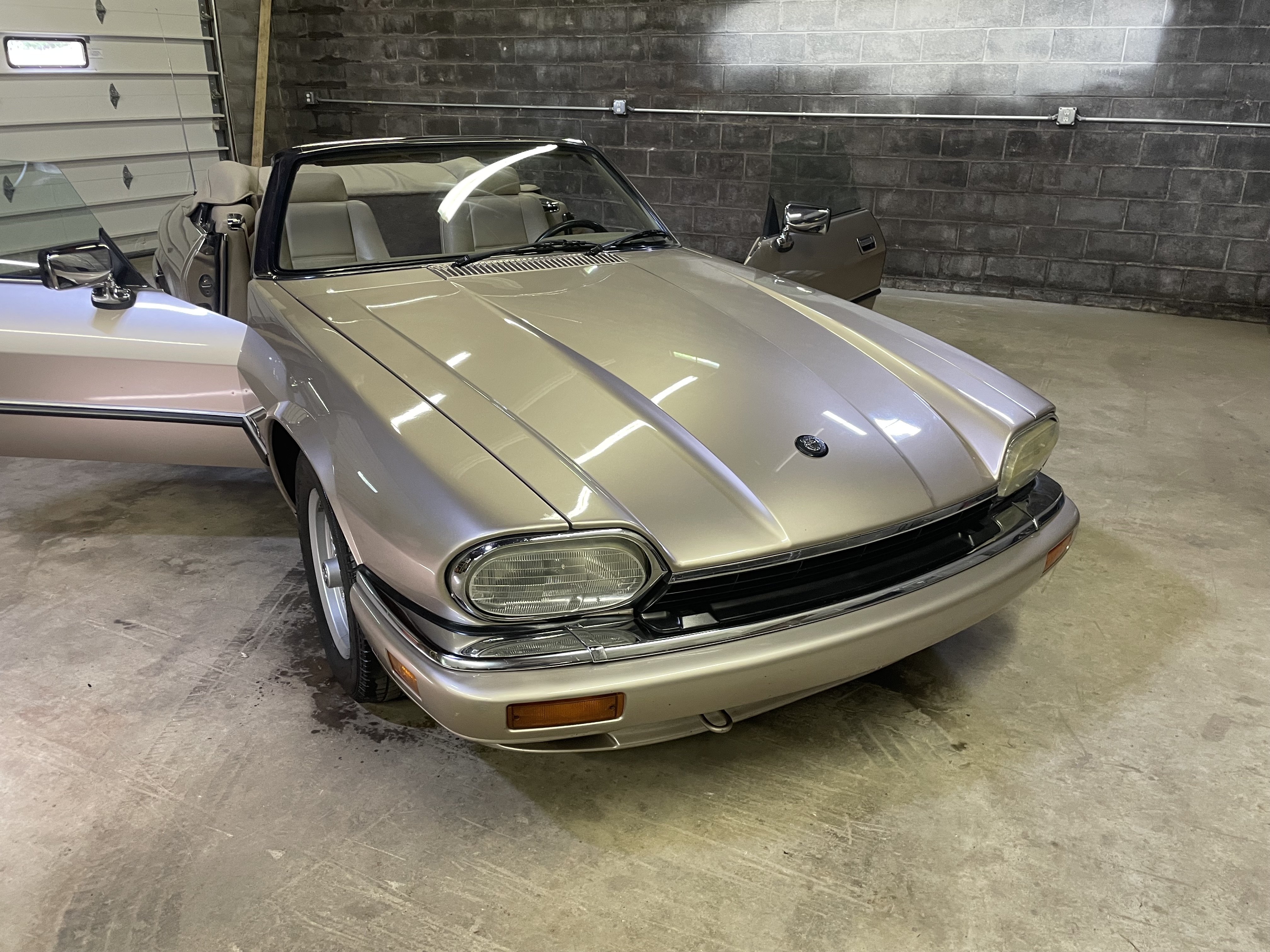 Used 1994 Jaguar XJS 4.0 Convertible RWD image 1