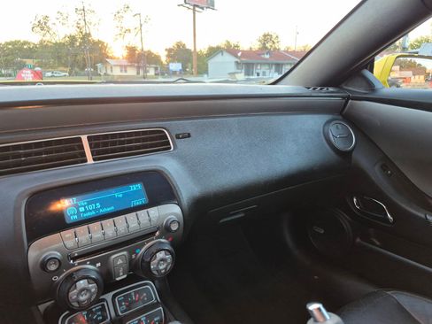 Used 2010 Chevrolet Camaro LT image 18