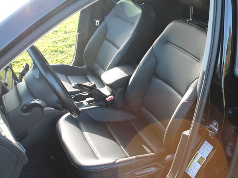 Used 2017 Volkswagen Golf Wolfsburg Edition image 19