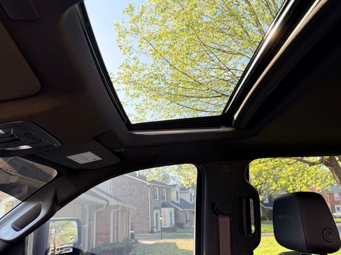 Used 2022 GMC Sierra 3500 Denali w/ Denali Ultimate Package image 14