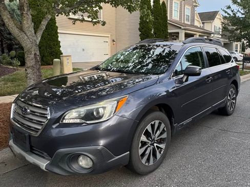 Used 2015 Subaru Outback 2.5i Limited AWD/4WD image 2
