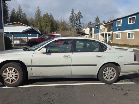 Used 2003 Chevrolet Impala Sedan w/ Preferred Equipment Group image 12