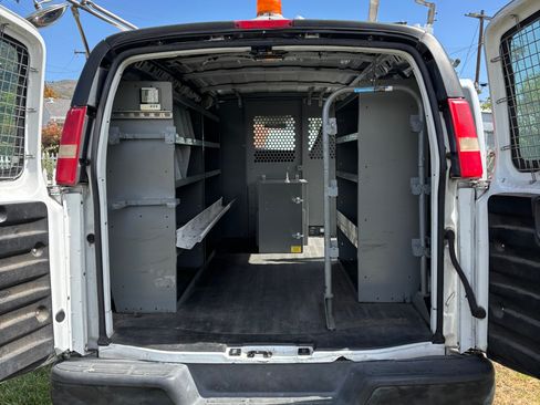 Used 2006 GMC Savana 2500 RWD image 23