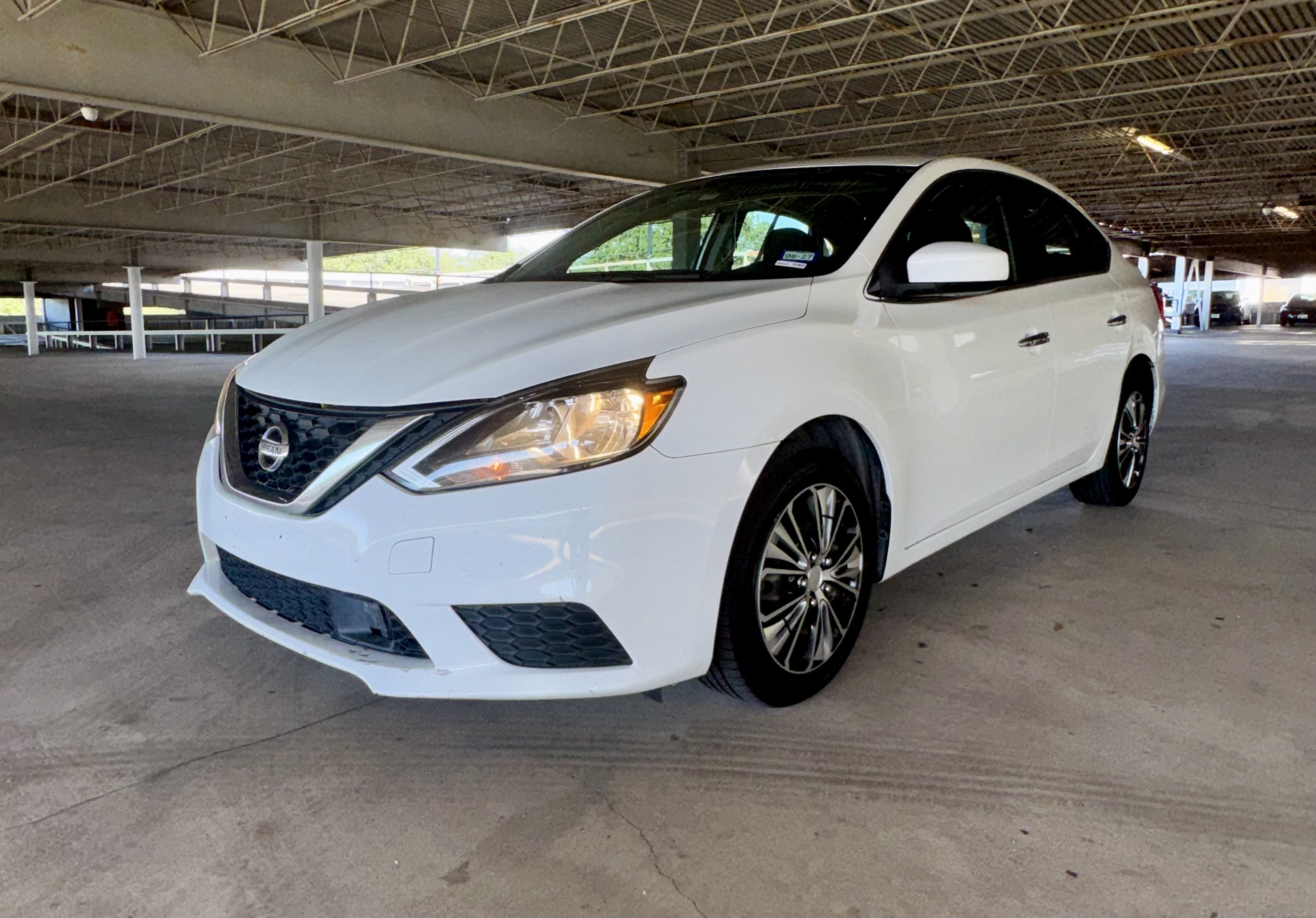 Used 2019 Nissan Sentra S FWD image 1