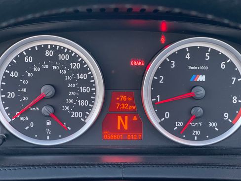 Used 2010 BMW M6 Convertible image 13