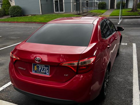 Used 2017 Toyota Corolla LE image 6