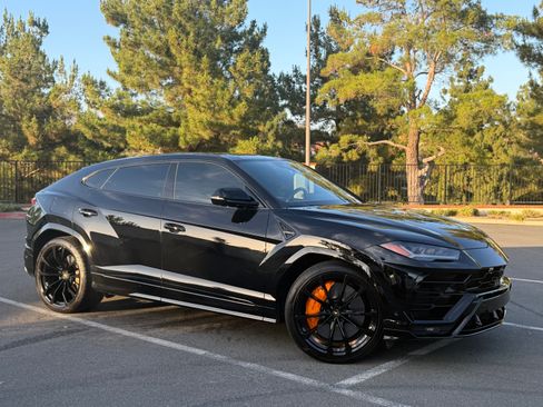 Used 2020 Lamborghini Urus AWD/4WD image 19