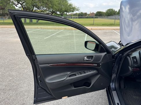 Used 2013 INFINITI G37 Journey w/ Premium Pkg image 22