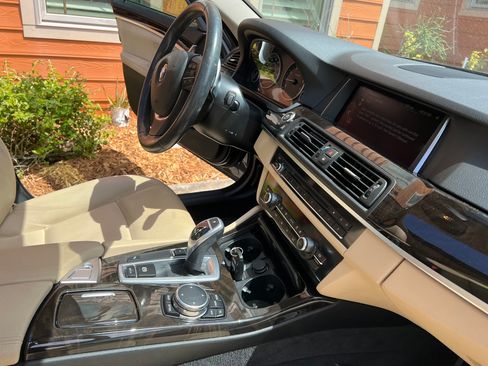 Used 2016 BMW 528i Sedan image 14