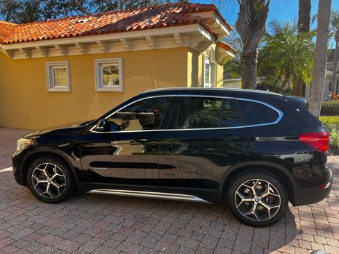 Used 2017 BMW X1 sDrive28i image 2